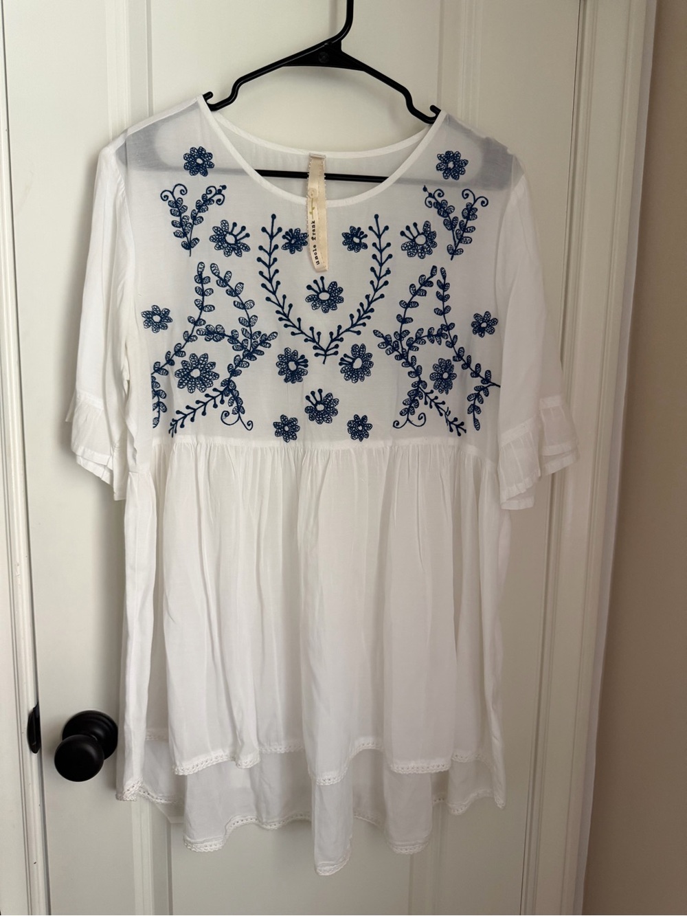 UNCLE FRANK White Bohemian Blue Embroidered babydoll Top size XL ANTHROPOLOGIE